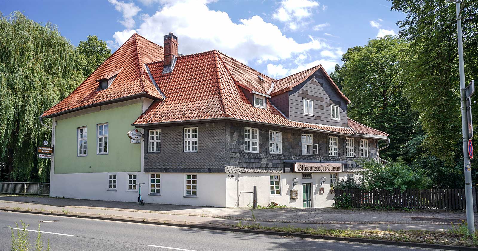 Außenansicht vom historischen Gliesmaroder Thurm